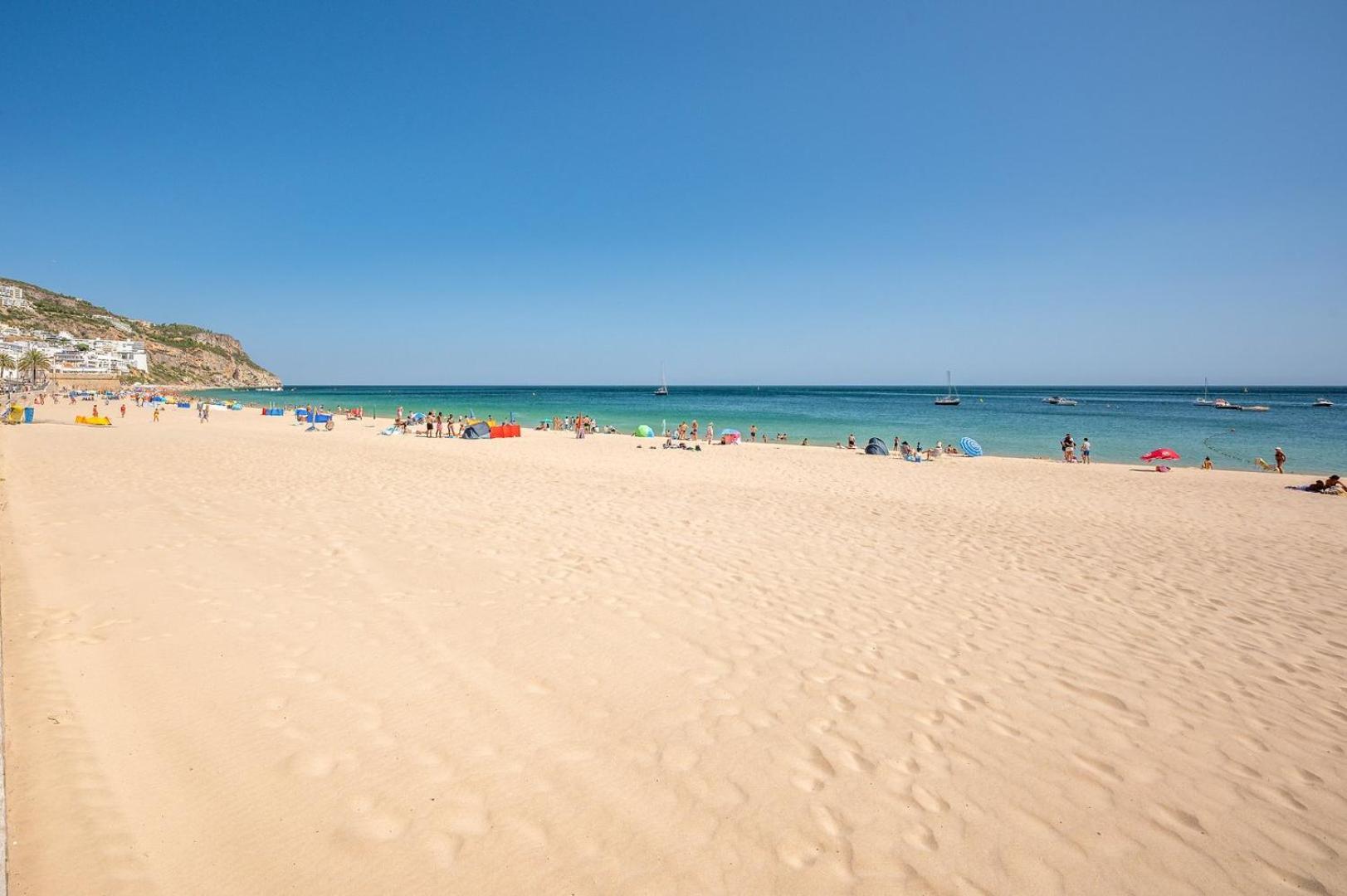 Guestready - Beachfront Naufrago'S Retreat 2 Sesimbra Exterior foto